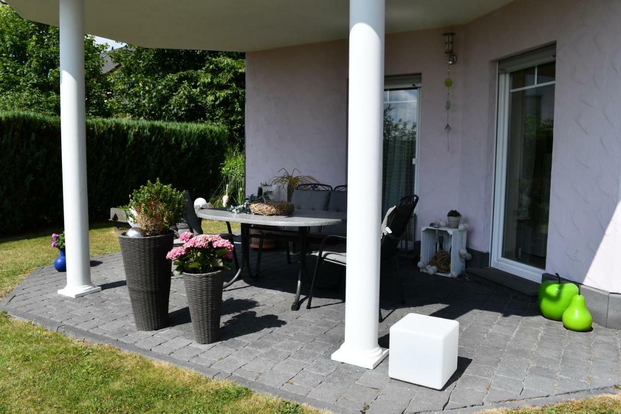 Ferienwohnung Bellerbergblick Ettringen  Екстериор снимка